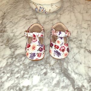 Monkey Feet 3/6months